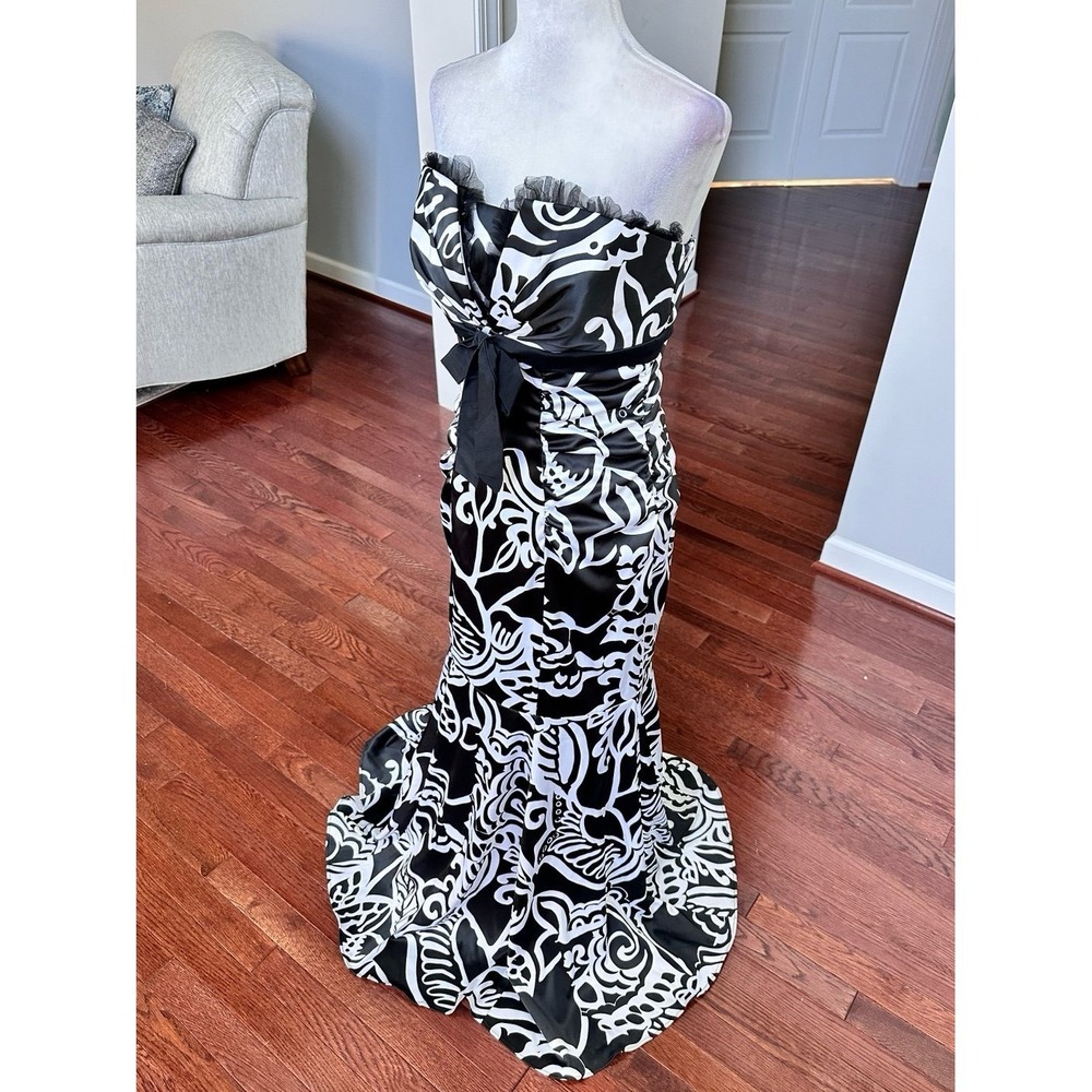 XSCAPE Black White Ruched Sides Sexy Floral Pattern Lace Detail Gown Dress - Picture 10 of 12